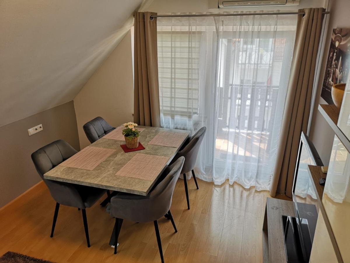 Tuniberg Restaurant Hotel ไฟรบวร์กอิมไบรส์เกา ภายนอก รูปภาพ