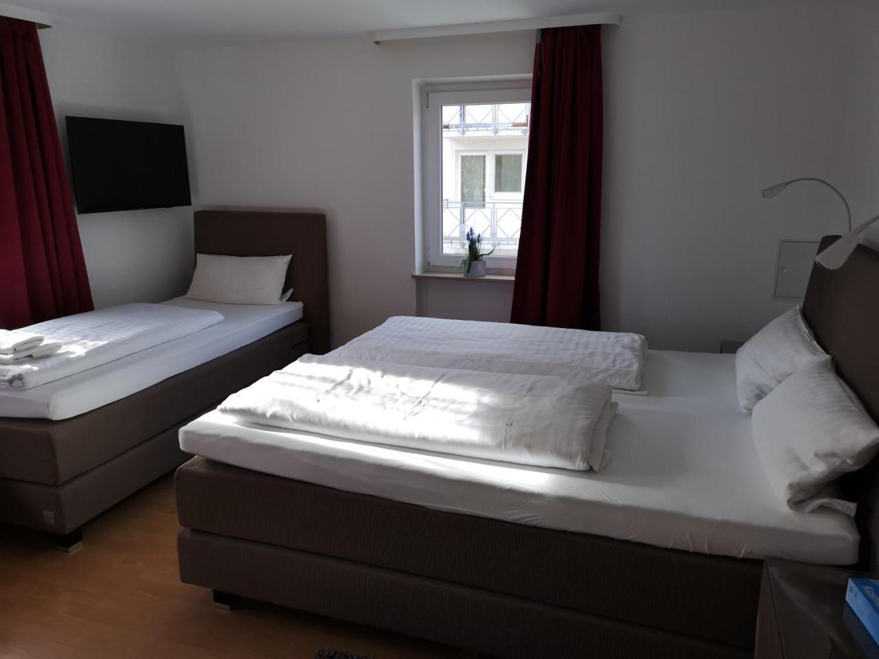 Tuniberg Restaurant Hotel ไฟรบวร์กอิมไบรส์เกา ภายนอก รูปภาพ