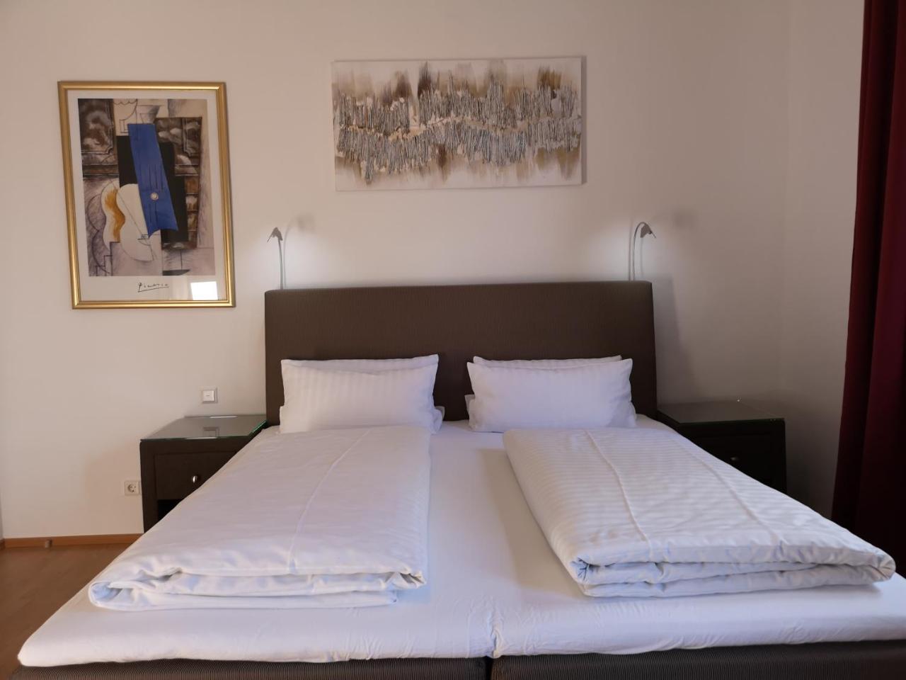 Tuniberg Restaurant Hotel ไฟรบวร์กอิมไบรส์เกา ภายนอก รูปภาพ